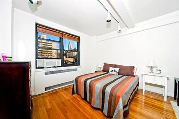 Rented by Bank Neary | media 17