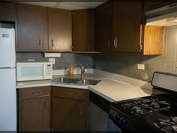 4th image of 907 S Williams St APT 208