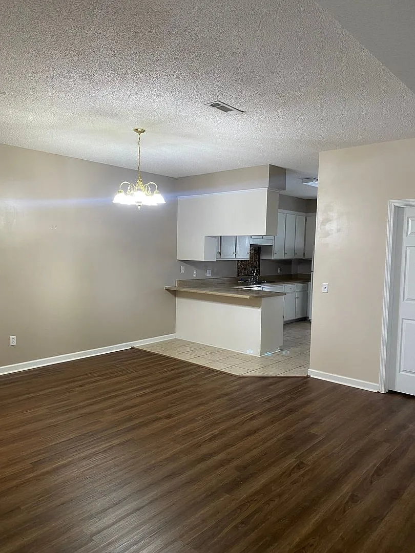 115 Woodmere Dr., Enterprise — Photo 3