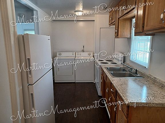 4th image of 1900 W 10th St #11195282