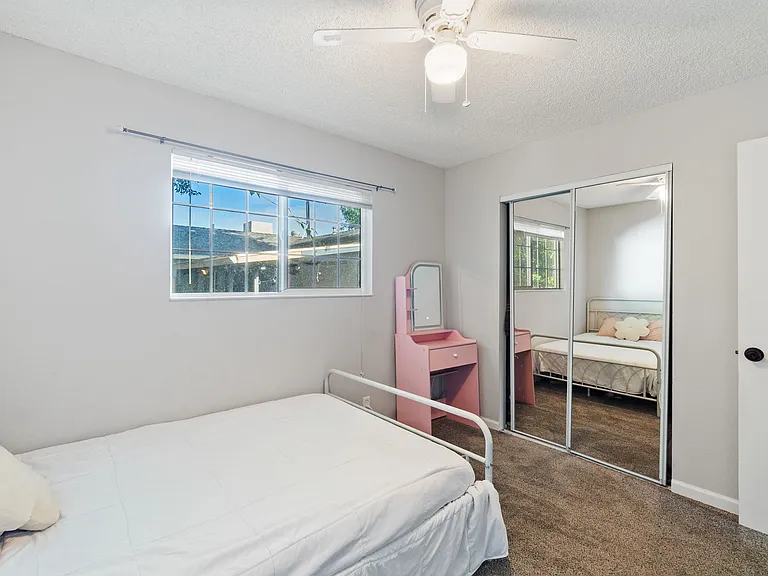 2384 Saturn Skyway — Photo 10