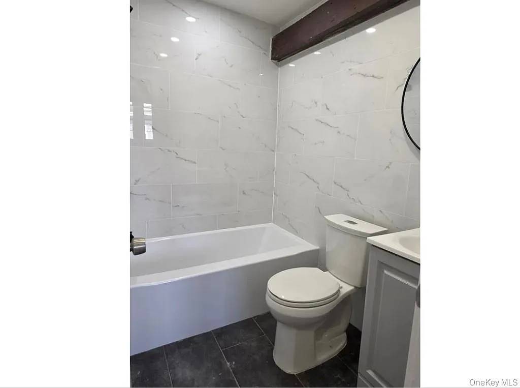 Studio, 1.0 bath, 300 sqft, $1,950 — Photo 4