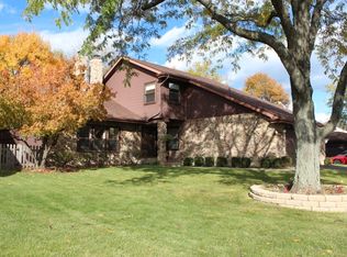 536 Tanglewood Dr, Gurnee, IL 60031
