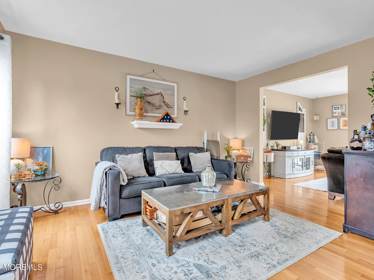 3 bed, 2.5 bath, 1800 sqft, $3,800 — Photo 3