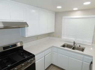 910 S Sheridan St APT C, Corona, CA 92882
