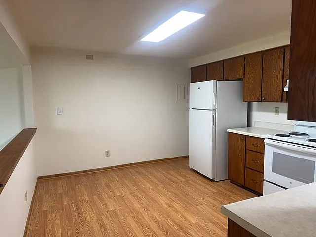 418 Beloit St #15 — Photo 17