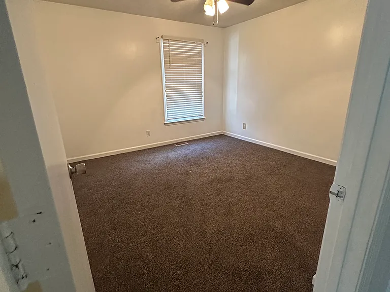 941 Kennesaw Dr — Photo 6