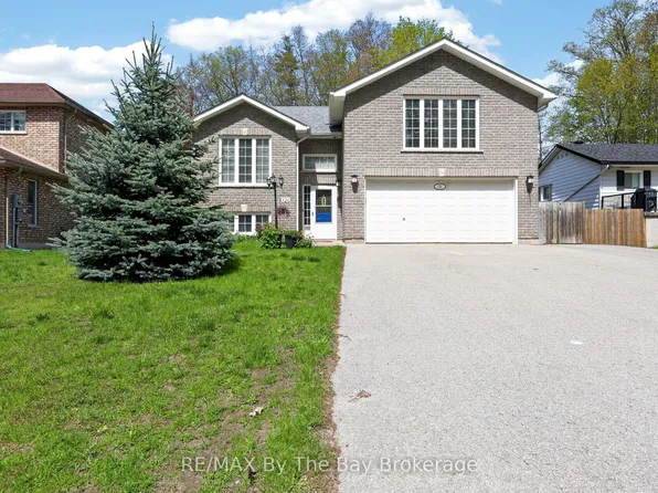 326 Golf Course Rd, Wasaga Beach, ON L9Z 1S5
