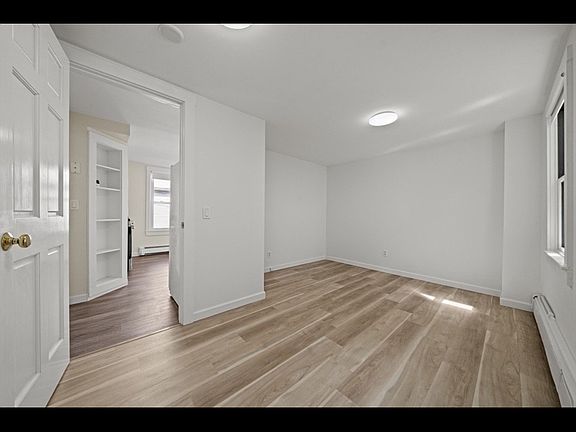3rd image of 15 Shepherd St #1