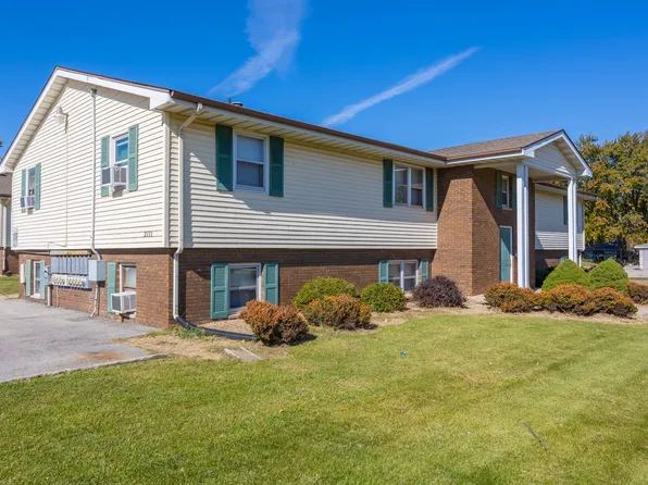 2111 Todd Dr, 2111 Todd Dr #8, Bloomington, IL 61704