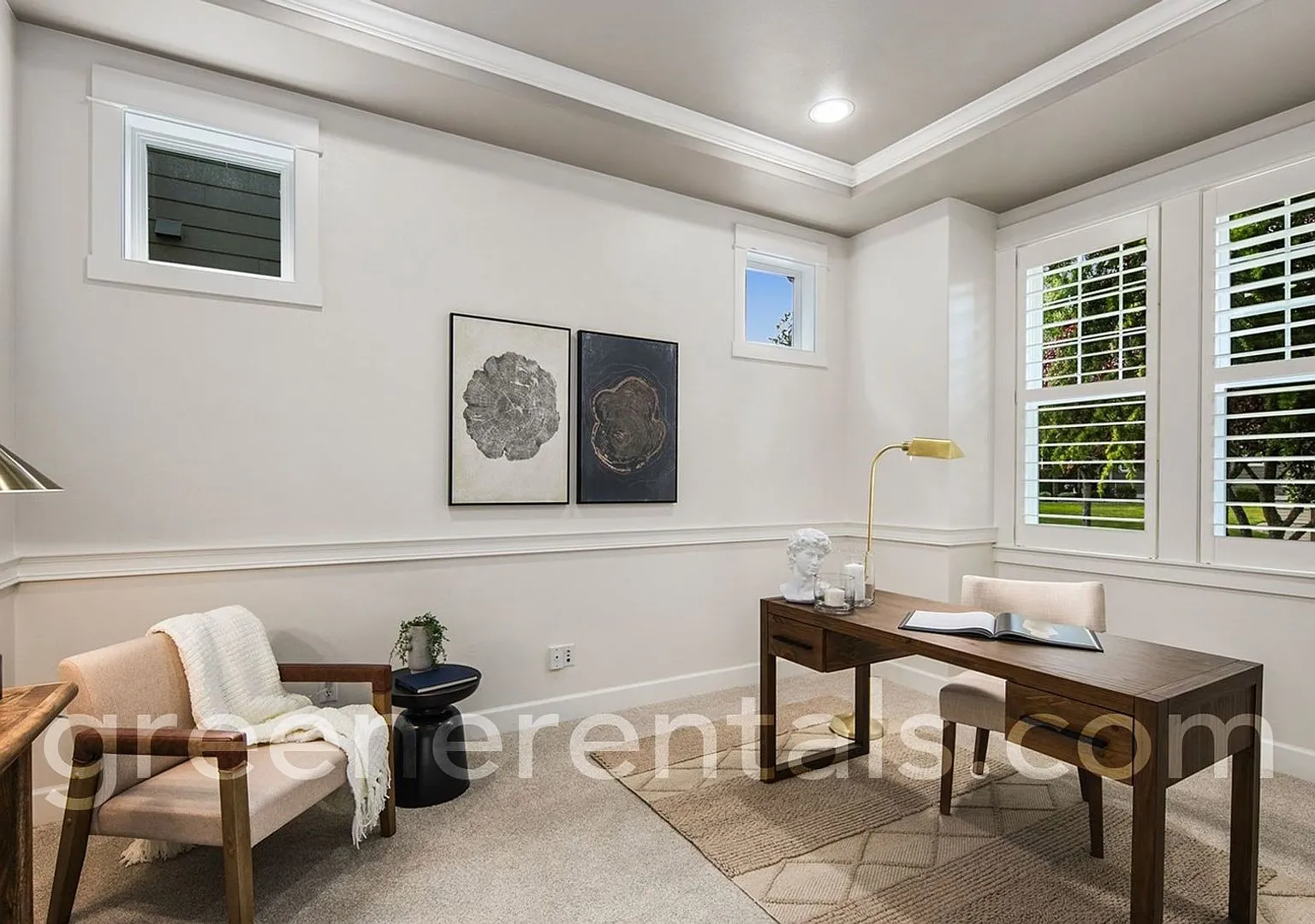 Luxurious 4BD 3.5BA Home in Campus Highlands — Photo 3