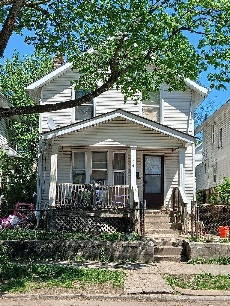 296 S Harris Ave photo 1