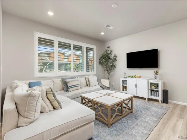 6078 N Lisbon Street, Aurora, CO 80019