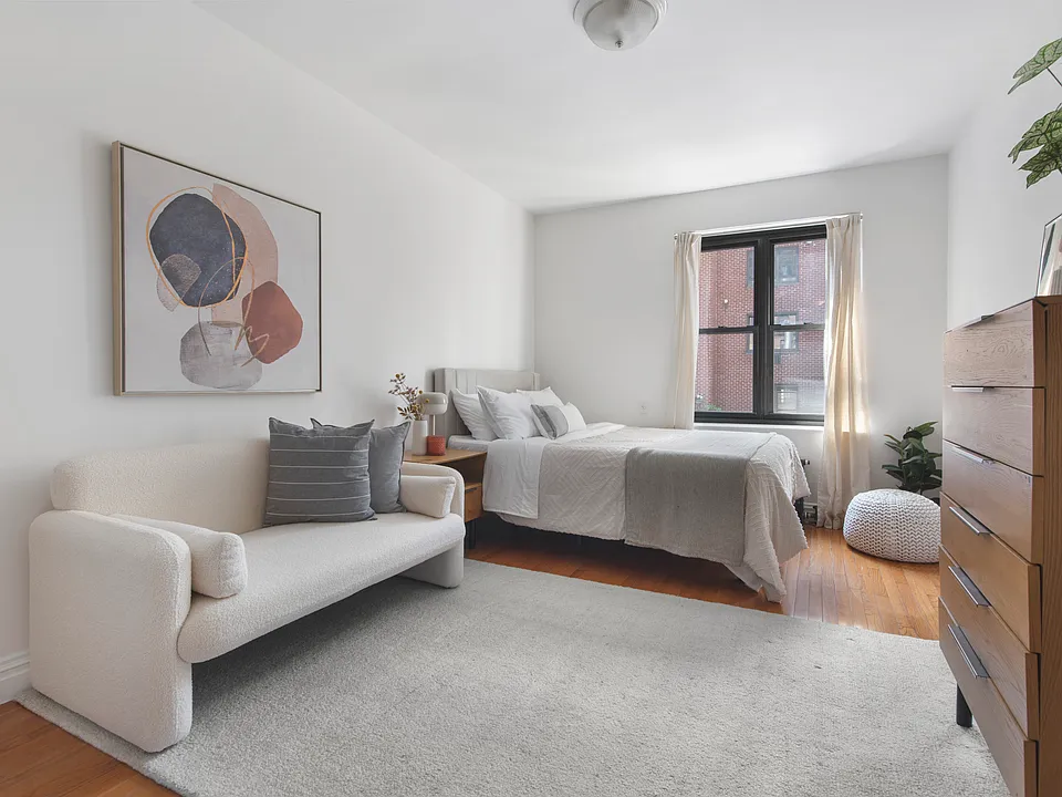 312 W 23rd St #3O