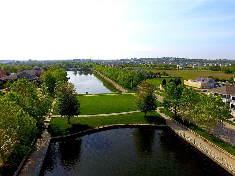 Promenade at New Town — Photo 26