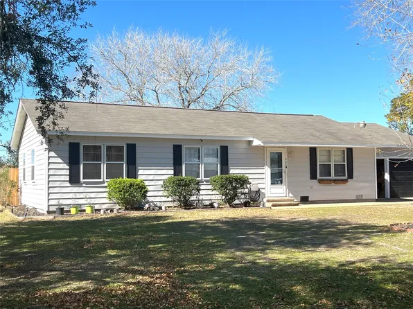504 Henson St, El Campo, TX 77437