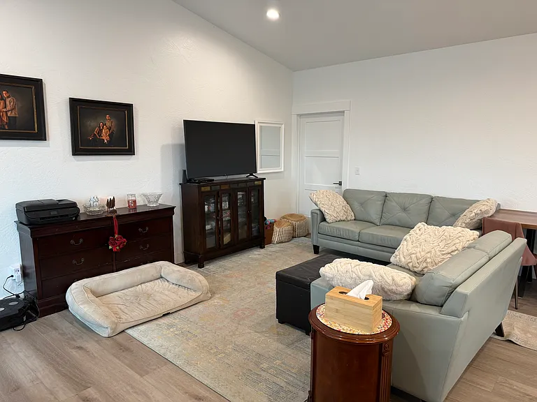 502 Pheasant Ln — Photo 7