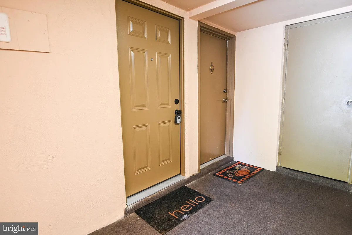 Building Photo - 5907 Tamar Dr #1