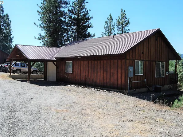 910 NE Badger St, Sumpter, OR 97877