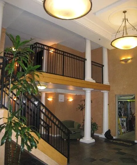 425 Vine St #611 — Photo 3