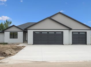 305 Peterson St, Edgewood, IA 52042