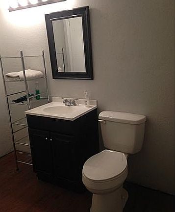 5th image of 2005 Bobby Jones Dr APT B
