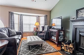3rd image of 105 Pebble Ct
