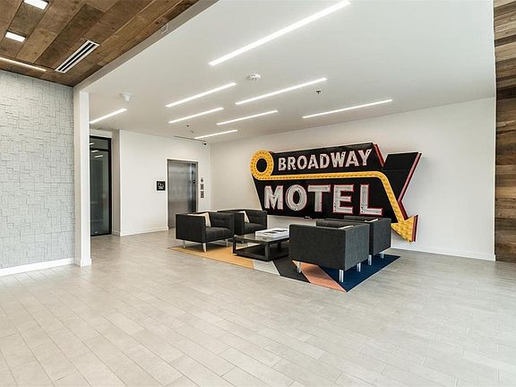 3rd image of 1616 S Broadway APT 212