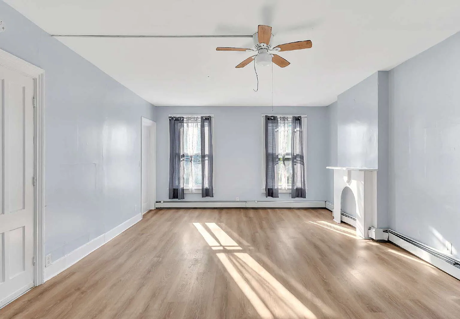 3 bed, 1.0 bath, 1250 sqft, $1,650 — Photo 3