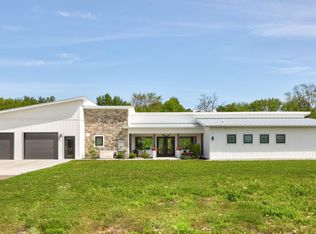 5595 Riverview Dr, Bridgeport, MI 48722
