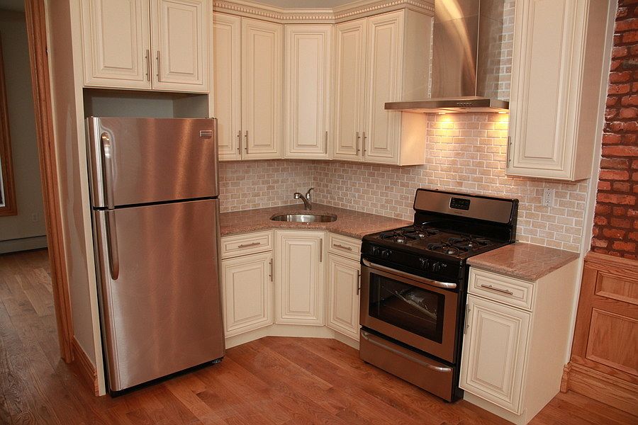 1st image of 808 Halsey St #2