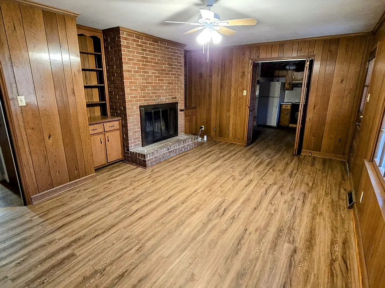 4640 Pinedale Dr — Photo 3
