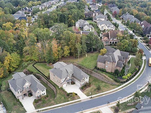 3rd image of 5625 Five Knolls Dr