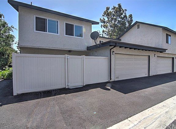 3rd image of 2639 W Northwood #83