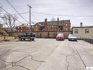 5th image of 4915 Davenport St