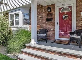 147 Lexington Ave, West Babylon, NY 11704