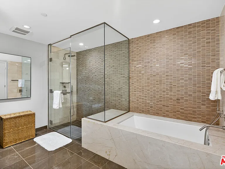 1755 Ocean Ave #702 — Photo 23