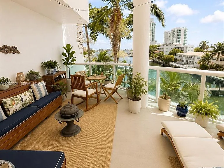 7918 Harbor Island Dr #310 — Photo 19
