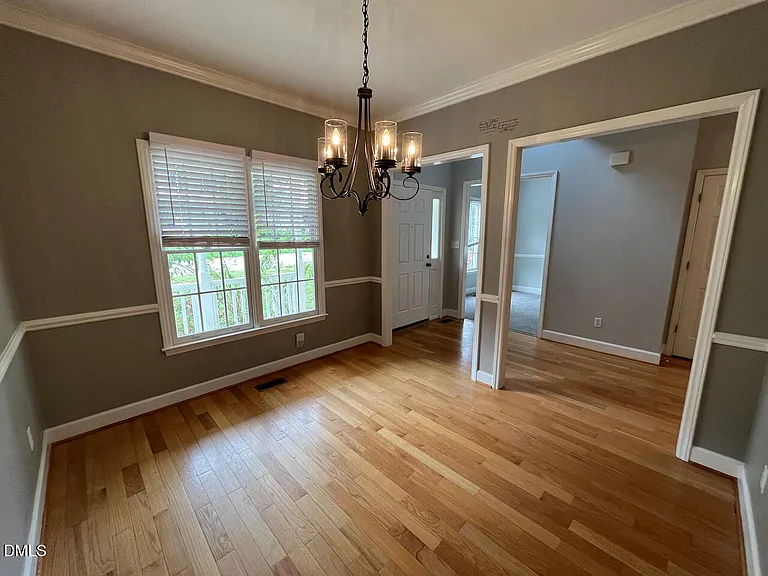 18 Garden Hills Ct — Photo 3