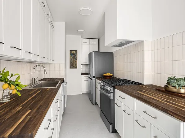 83-10 35th Ave APT 3C, Queens, NY 11372