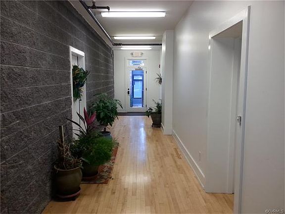 5th image of 1708 W Cary St Unit 11