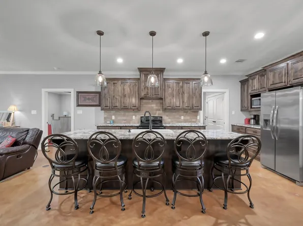 130 Cedar Ct, Magnolia, TX 77355