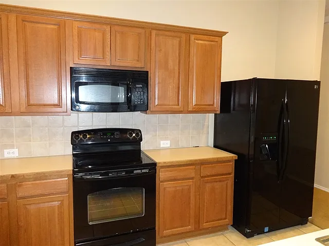 525 Drift St — Photo 2