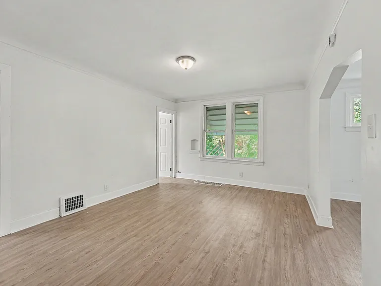 15224 Rossini Dr — Photo 18