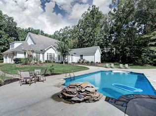 22 Lakeview Dr, Raymond, MS 39154