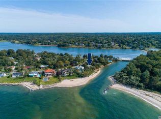 6 Westland Dr, Glen Cove, NY 11542