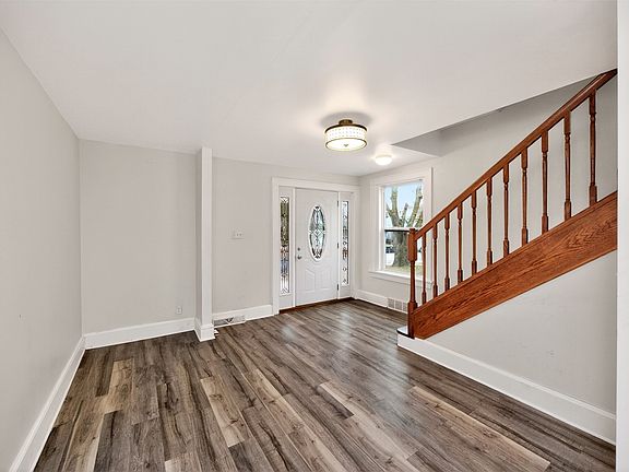 2nd image of 1127 23rd St
