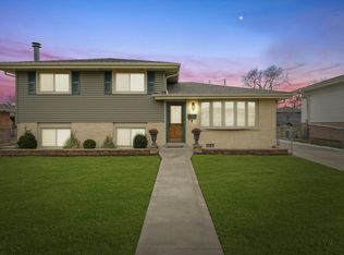 6613 106th Pl, Chicago Ridge, IL 60415