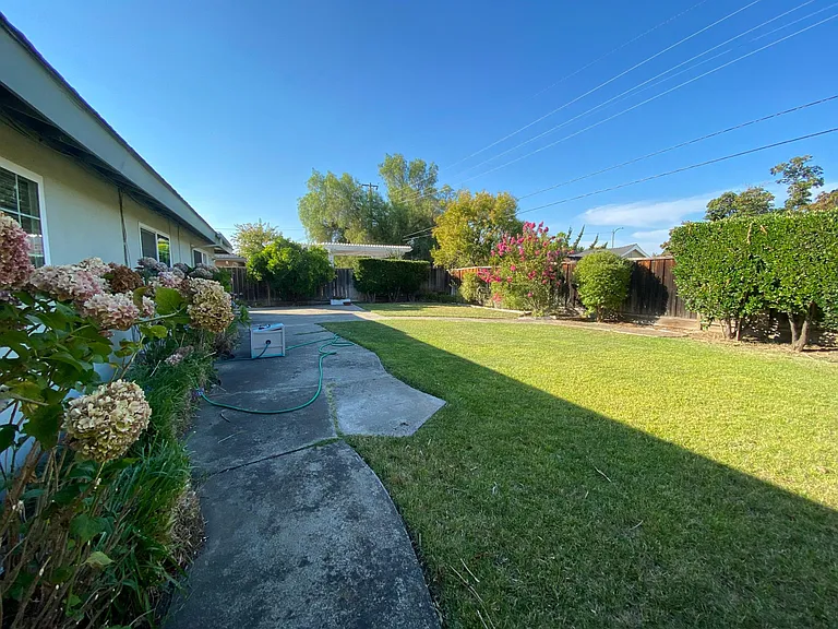 5564 Yale Dr — Photo 22