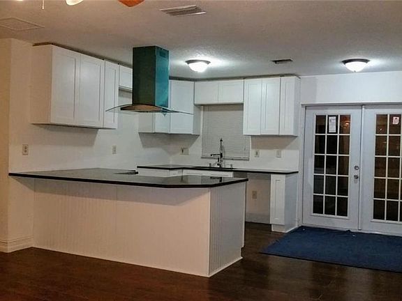 4th image of 1059 Liskeard Ave